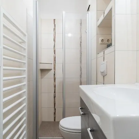 Haus Roland, 27 * Penzance